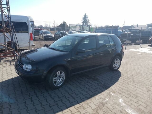 Черный Фольксваген Гольф, объемом двигателя 1.4 л и пробегом 267 тыс. км за 4000 $, фото 1 на Automoto.ua