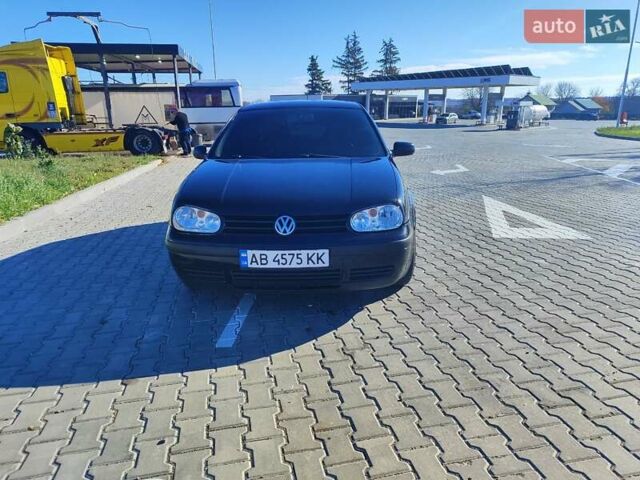 Черный Фольксваген Гольф, объемом двигателя 1.6 л и пробегом 206 тыс. км за 4050 $, фото 1 на Automoto.ua
