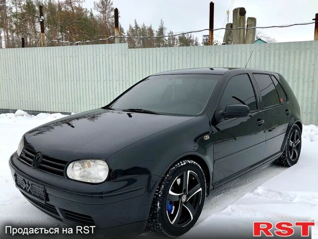 Черный Фольксваген Гольф, объемом двигателя 1.8 л и пробегом 260 тыс. км за 4900 $, фото 1 на Automoto.ua