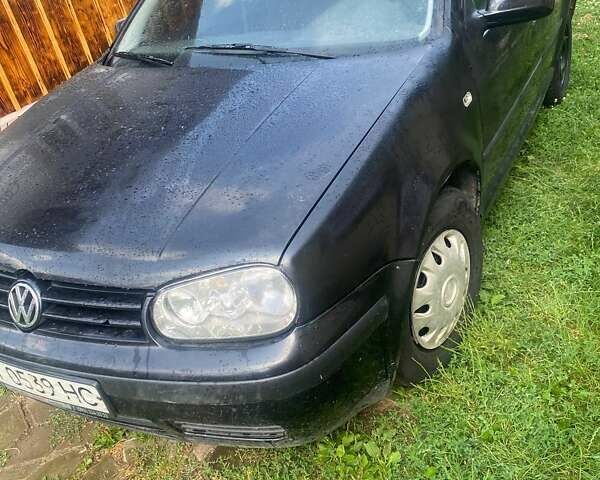 Черный Фольксваген Гольф, объемом двигателя 1.39 л и пробегом 278 тыс. км за 2800 $, фото 1 на Automoto.ua