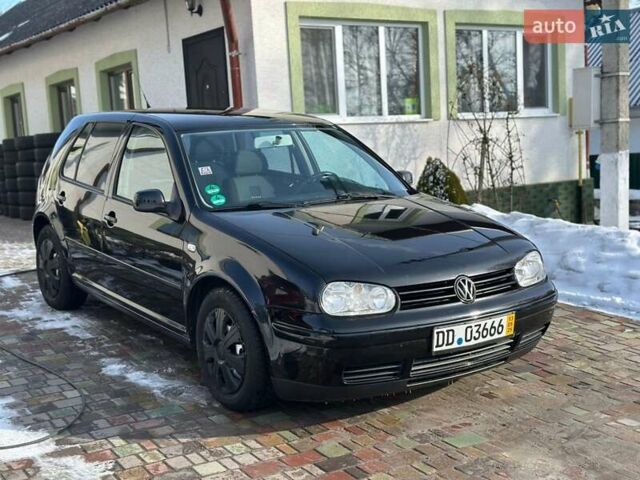 Черный Фольксваген Гольф, объемом двигателя 1.6 л и пробегом 208 тыс. км за 4300 $, фото 1 на Automoto.ua