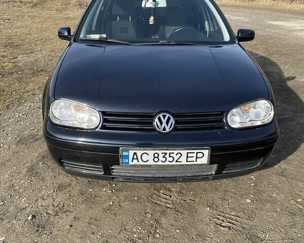 Черный Фольксваген Гольф, объемом двигателя 1.6 л и пробегом 254 тыс. км за 4500 $, фото 1 на Automoto.ua