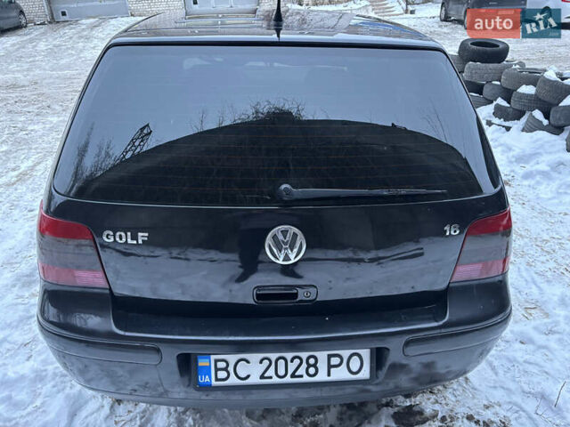 Черный Фольксваген Гольф, объемом двигателя 1.6 л и пробегом 315 тыс. км за 4000 $, фото 1 на Automoto.ua