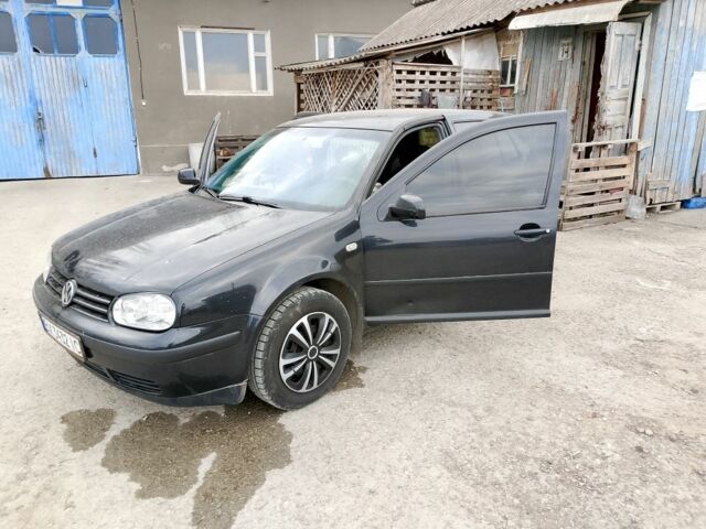 Черный Фольксваген Гольф, объемом двигателя 1.4 л и пробегом 335 тыс. км за 3000 $, фото 1 на Automoto.ua