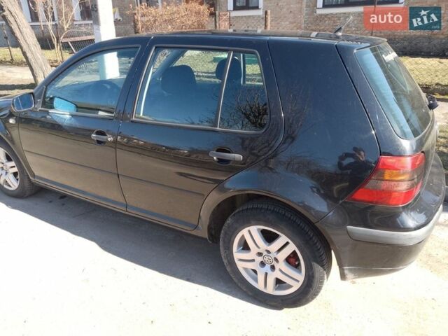 Черный Фольксваген Гольф, объемом двигателя 1.39 л и пробегом 267 тыс. км за 3750 $, фото 1 на Automoto.ua