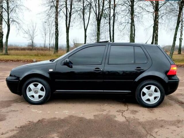 Черный Фольксваген Гольф, объемом двигателя 1.39 л и пробегом 241 тыс. км за 3000 $, фото 1 на Automoto.ua