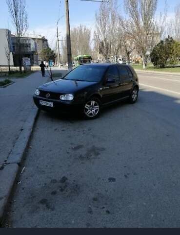 Черный Фольксваген Гольф, объемом двигателя 1.6 л и пробегом 243 тыс. км за 4900 $, фото 1 на Automoto.ua