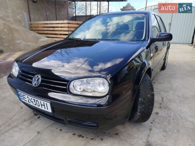 Черный Фольксваген Гольф, объемом двигателя 1.6 л и пробегом 219 тыс. км за 4300 $, фото 1 на Automoto.ua