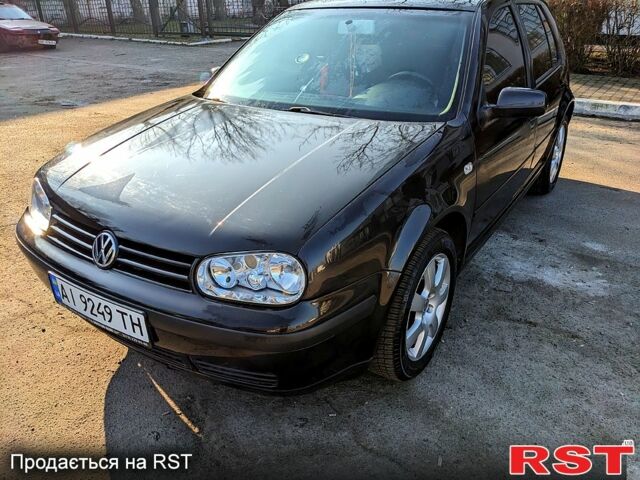 Черный Фольксваген Гольф, объемом двигателя 16 л и пробегом 245 тыс. км за 3800 $, фото 1 на Automoto.ua