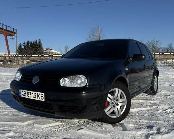 Черный Фольксваген Гольф, объемом двигателя 1.39 л и пробегом 231 тыс. км за 4900 $, фото 1 на Automoto.ua