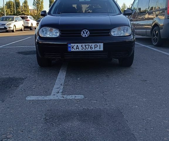 Чорний Фольксваген Гольф, об'ємом двигуна 1.6 л та пробігом 235 тис. км за 4500 $, фото 1 на Automoto.ua