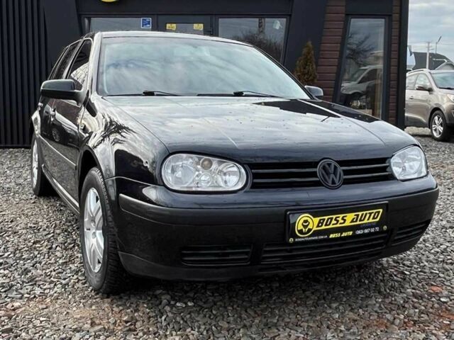 Черный Фольксваген Гольф, объемом двигателя 1.6 л и пробегом 287 тыс. км за 4500 $, фото 1 на Automoto.ua