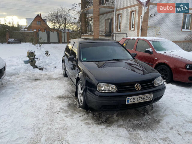 Черный Фольксваген Гольф, объемом двигателя 1.39 л и пробегом 275 тыс. км за 3850 $, фото 1 на Automoto.ua
