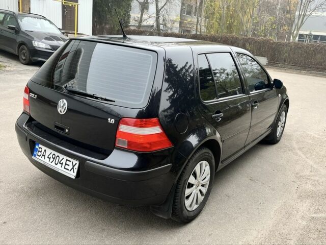 Черный Фольксваген Гольф, объемом двигателя 1.6 л и пробегом 213 тыс. км за 4750 $, фото 1 на Automoto.ua