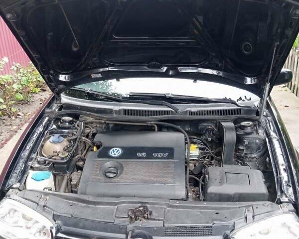 Черный Фольксваген Гольф, объемом двигателя 1.6 л и пробегом 291 тыс. км за 4299 $, фото 1 на Automoto.ua