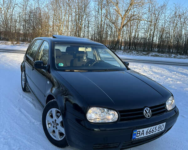 Черный Фольксваген Гольф, объемом двигателя 1.6 л и пробегом 185 тыс. км за 5500 $, фото 1 на Automoto.ua