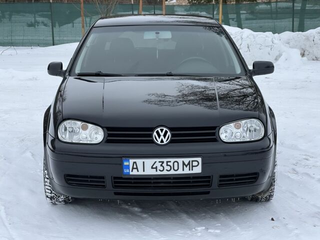 Черный Фольксваген Гольф, объемом двигателя 1.6 л и пробегом 261 тыс. км за 4800 $, фото 1 на Automoto.ua