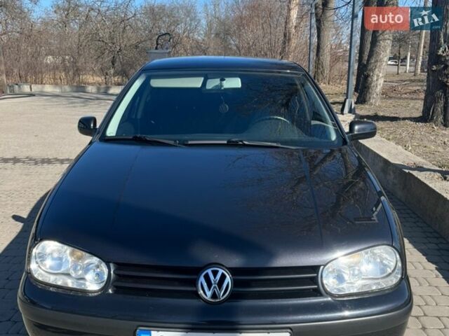 Черный Фольксваген Гольф, объемом двигателя 1.39 л и пробегом 420 тыс. км за 4100 $, фото 1 на Automoto.ua