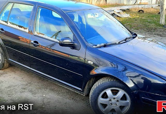 Черный Фольксваген Гольф, объемом двигателя 1.4 л и пробегом 200 тыс. км за 4200 $, фото 1 на Automoto.ua