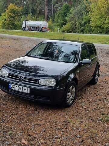 Черный Фольксваген Гольф, объемом двигателя 1.6 л и пробегом 271 тыс. км за 4300 $, фото 1 на Automoto.ua