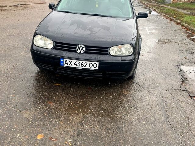 Черный Фольксваген Гольф, объемом двигателя 1.6 л и пробегом 240 тыс. км за 4500 $, фото 1 на Automoto.ua