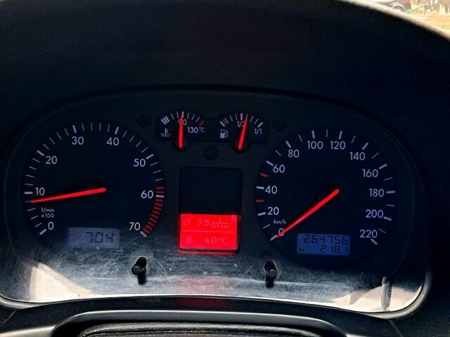 Черный Фольксваген Гольф, объемом двигателя 1.4 л и пробегом 260 тыс. км за 4500 $, фото 1 на Automoto.ua