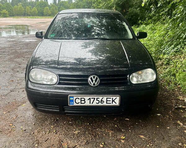 Черный Фольксваген Гольф, объемом двигателя 1.39 л и пробегом 275 тыс. км за 3800 $, фото 1 на Automoto.ua