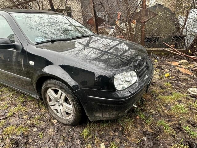 Черный Фольксваген Гольф, объемом двигателя 1.6 л и пробегом 200 тыс. км за 3550 $, фото 1 на Automoto.ua