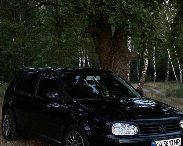 Черный Фольксваген Гольф, объемом двигателя 1.6 л и пробегом 274 тыс. км за 4600 $, фото 1 на Automoto.ua