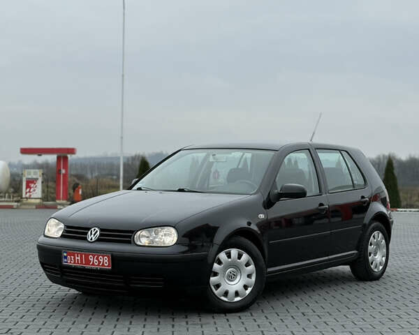 Черный Фольксваген Гольф, объемом двигателя 1.39 л и пробегом 267 тыс. км за 4150 $, фото 1 на Automoto.ua