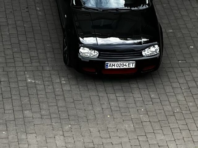 Черный Фольксваген Гольф, объемом двигателя 0.16 л и пробегом 284 тыс. км за 5500 $, фото 1 на Automoto.ua