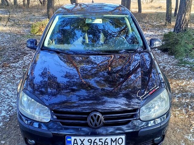 Черный Фольксваген Гольф, объемом двигателя 1.6 л и пробегом 220 тыс. км за 5500 $, фото 1 на Automoto.ua