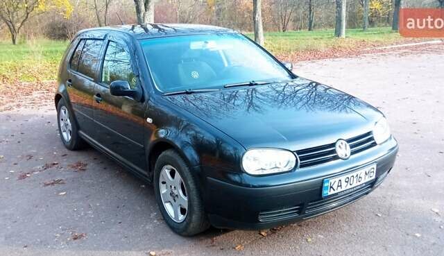 Черный Фольксваген Гольф, объемом двигателя 1.4 л и пробегом 315 тыс. км за 4800 $, фото 1 на Automoto.ua