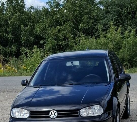 Черный Фольксваген Гольф, объемом двигателя 1.4 л и пробегом 270 тыс. км за 3611 $, фото 1 на Automoto.ua