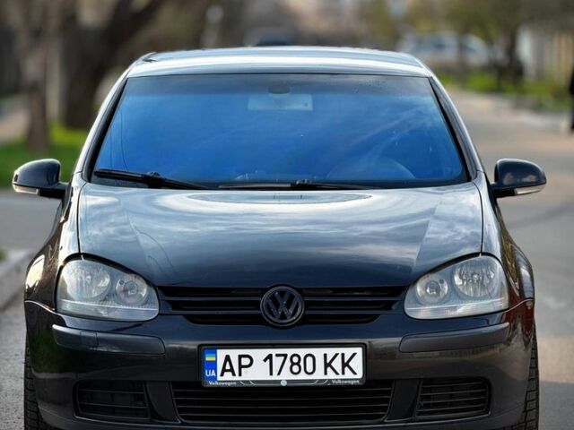 Чорний Фольксваген Гольф, об'ємом двигуна 2 л та пробігом 303 тис. км за 5000 $, фото 1 на Automoto.ua
