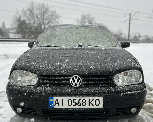 Черный Фольксваген Гольф, объемом двигателя 1.6 л и пробегом 320 тыс. км за 5000 $, фото 1 на Automoto.ua