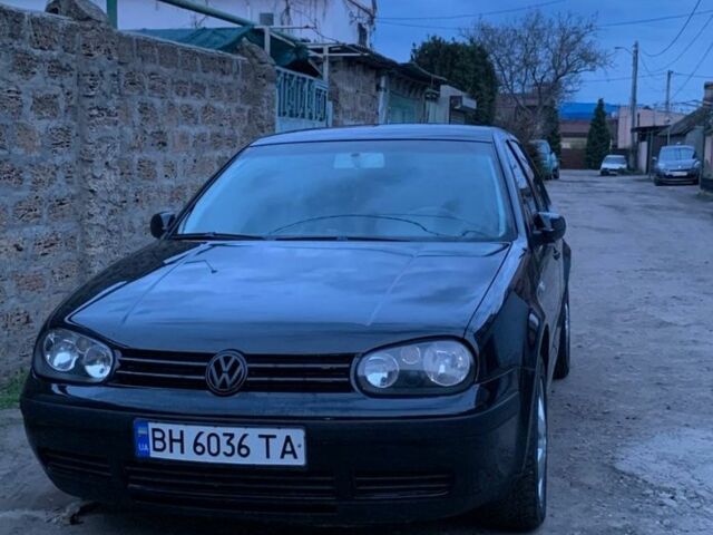 Черный Фольксваген Гольф, объемом двигателя 1.4 л и пробегом 249 тыс. км за 3500 $, фото 1 на Automoto.ua