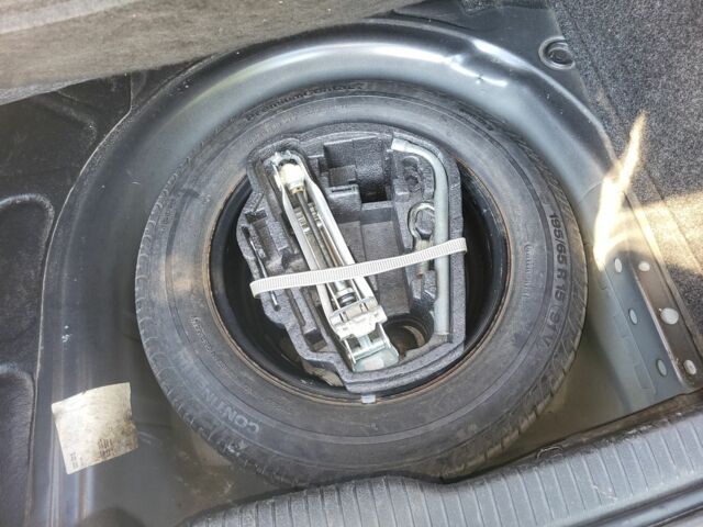 Черный Фольксваген Гольф, объемом двигателя 1.6 л и пробегом 306 тыс. км за 3400 $, фото 1 на Automoto.ua