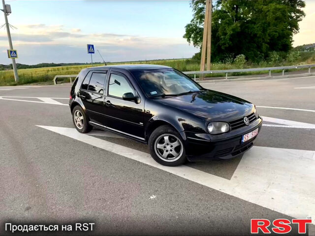 Черный Фольксваген Гольф, объемом двигателя 1.6 л и пробегом 270 тыс. км за 3900 $, фото 1 на Automoto.ua