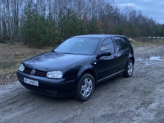 Черный Фольксваген Гольф, объемом двигателя 1.9 л и пробегом 340 тыс. км за 2300 $, фото 1 на Automoto.ua