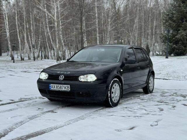 Черный Фольксваген Гольф, объемом двигателя 1.4 л и пробегом 300 тыс. км за 5500 $, фото 1 на Automoto.ua