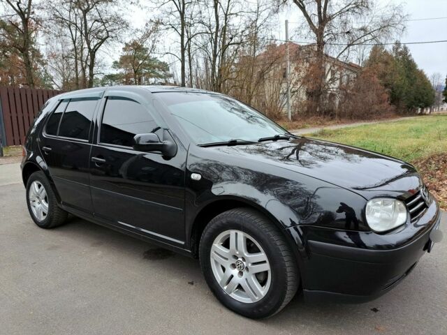 Черный Фольксваген Гольф, объемом двигателя 1.4 л и пробегом 286 тыс. км за 4500 $, фото 1 на Automoto.ua