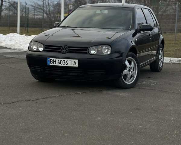 Черный Фольксваген Гольф, объемом двигателя 1.39 л и пробегом 249 тыс. км за 4000 $, фото 1 на Automoto.ua