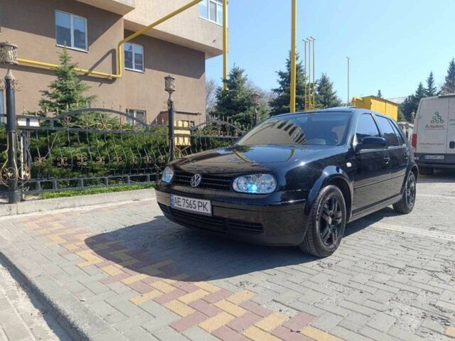 Черный Фольксваген Гольф, объемом двигателя 2 л и пробегом 268 тыс. км за 5100 $, фото 1 на Automoto.ua