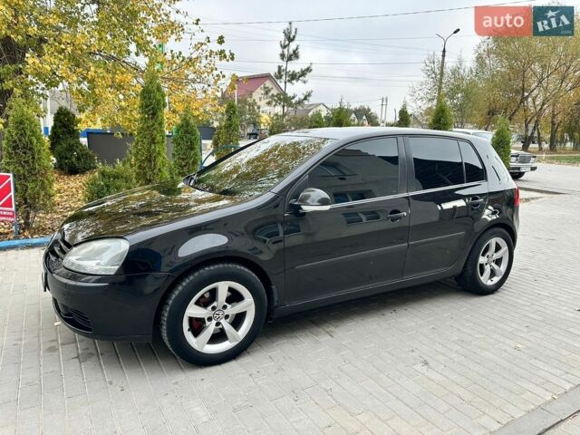Черный Фольксваген Гольф, объемом двигателя 1.6 л и пробегом 240 тыс. км за 4500 $, фото 1 на Automoto.ua