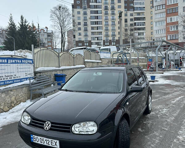 Черный Фольксваген Гольф, объемом двигателя 1.6 л и пробегом 231 тыс. км за 5200 $, фото 1 на Automoto.ua