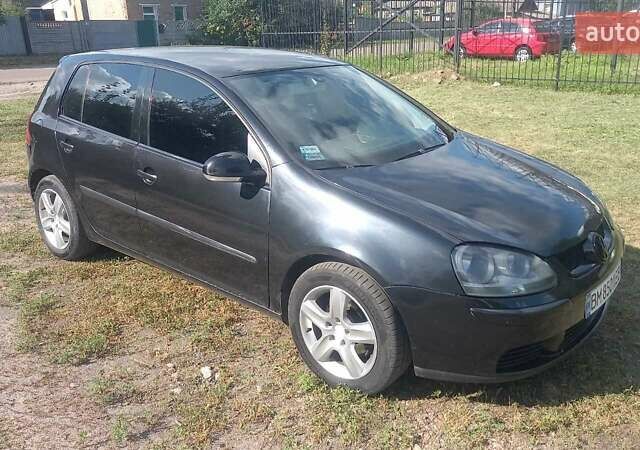 Черный Фольксваген Гольф, объемом двигателя 1.39 л и пробегом 230 тыс. км за 5005 $, фото 1 на Automoto.ua