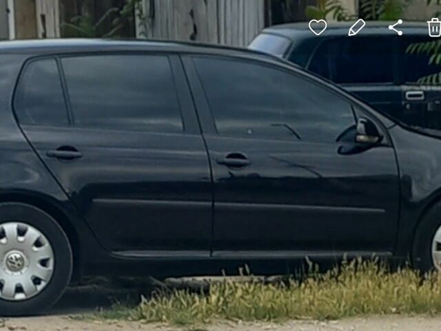 Черный Фольксваген Гольф, объемом двигателя 1.6 л и пробегом 272 тыс. км за 5500 $, фото 1 на Automoto.ua