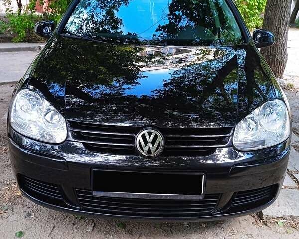 Черный Фольксваген Гольф, объемом двигателя 1.6 л и пробегом 259 тыс. км за 5500 $, фото 1 на Automoto.ua