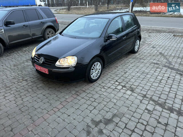 Черный Фольксваген Гольф, объемом двигателя 1.6 л и пробегом 260 тыс. км за 5600 $, фото 1 на Automoto.ua